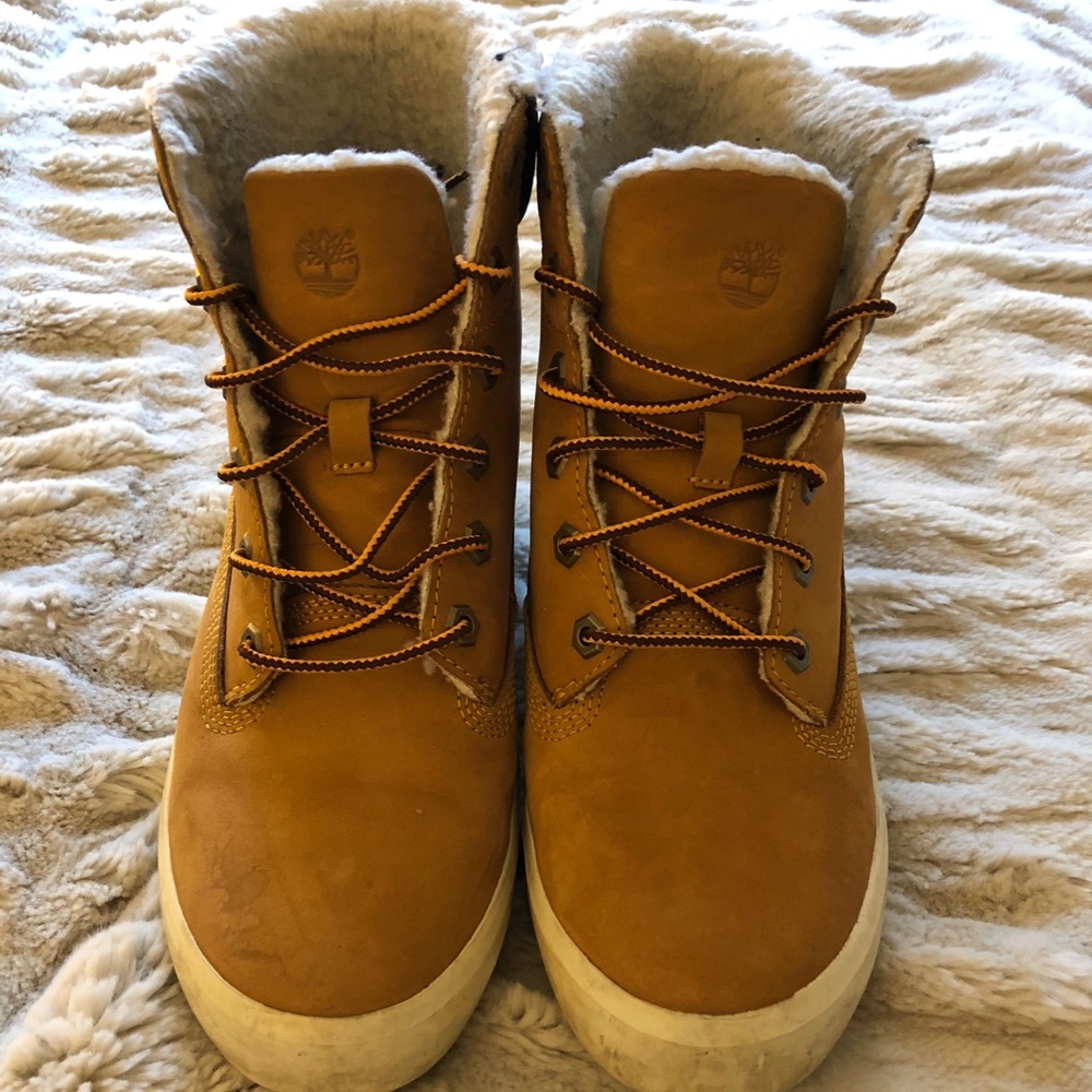 Timberland Womens 6-inch Fleece Panel Boots